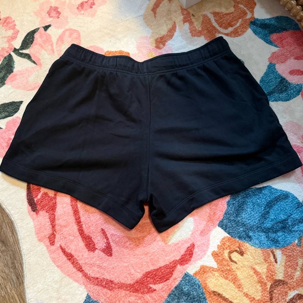 NWOT Nike Women's Black Shorts size Large - Picture 4 of 4
